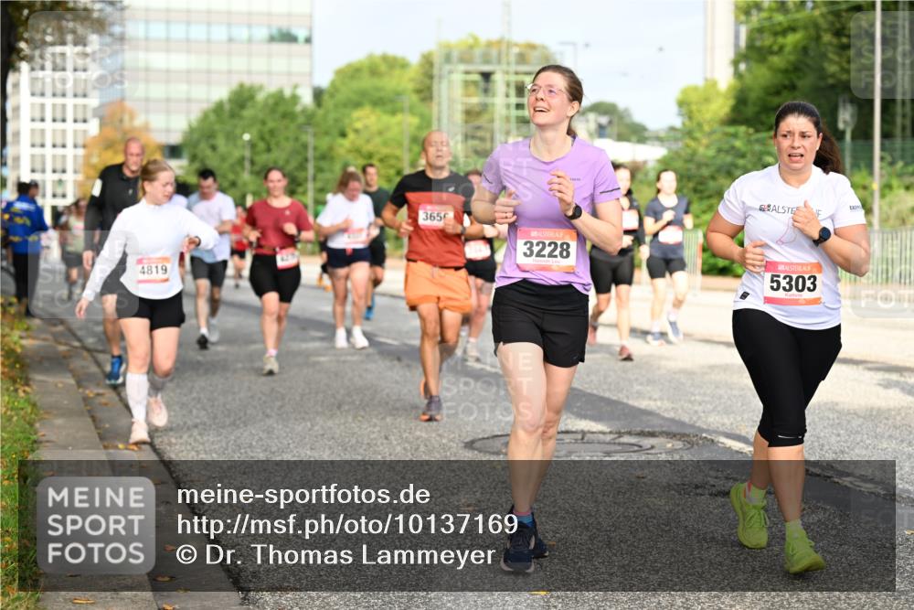 06.09.2026 - CURREX Alsterlauf Dr. Thomas Lammeyer http://msf.ph/oto/10137169 06.09.2026 10:02:37 Laufen 4819, 3656, 3228, 5303 meine-sportfotos.de