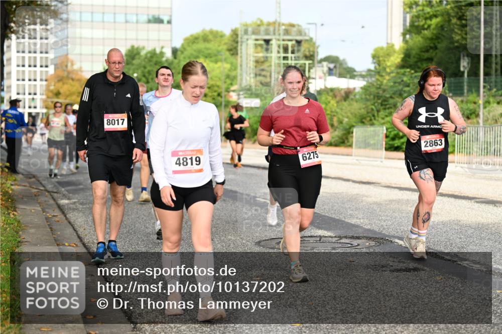 06.09.2026 - CURREX Alsterlauf Dr. Thomas Lammeyer http://msf.ph/oto/10137202 06.09.2026 10:02:40 Laufen 8017, 4819, 6275, 2863 meine-sportfotos.de