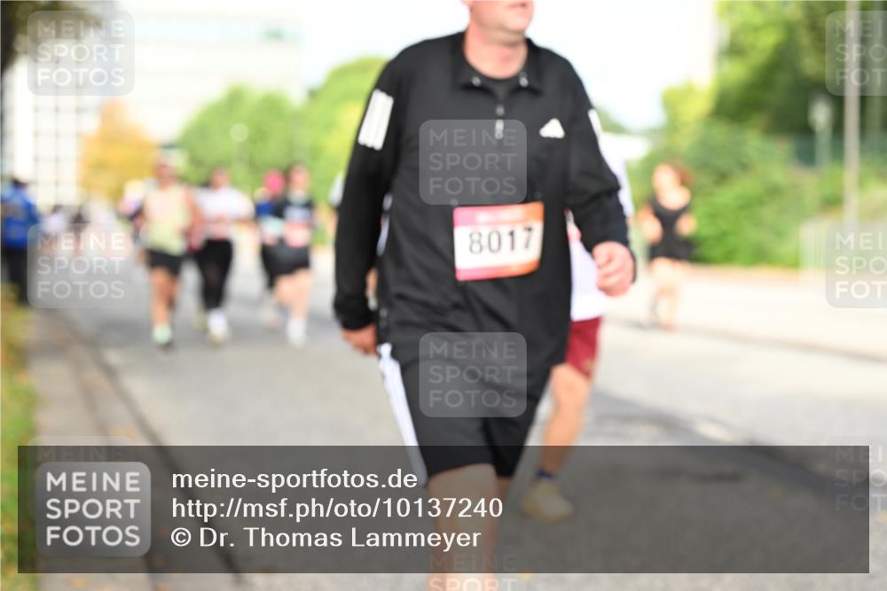06.09.2026 - CURREX Alsterlauf Dr. Thomas Lammeyer http://msf.ph/oto/10137240 06.09.2026 10:02:44 Laufen 8017 meine-sportfotos.de