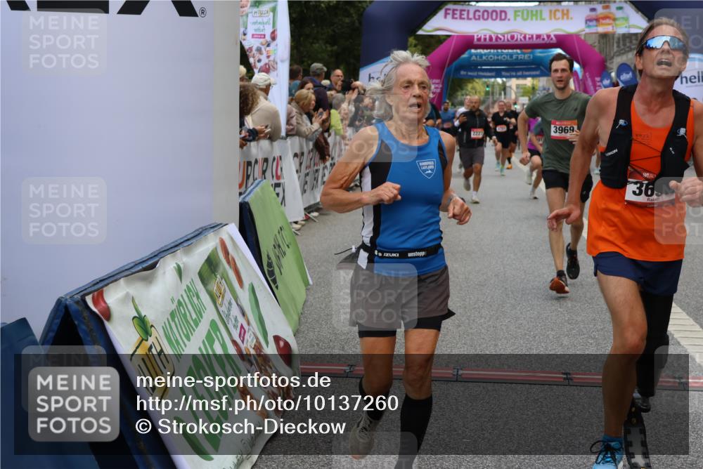 06.09.2026 - CURREX Alsterlauf Strokosch-Dieckow http://msf.ph/oto/10137260 06.09.2026 09:59:31 Ziel 2077, 2227, 2228, 2772, 3129, 3535, 3542, 3657, 3695, 3969, 4091, 4291, 4478, 5474, 5636, 5638, 5712, 5948, 6213, 6447 meine-sportfotos.de