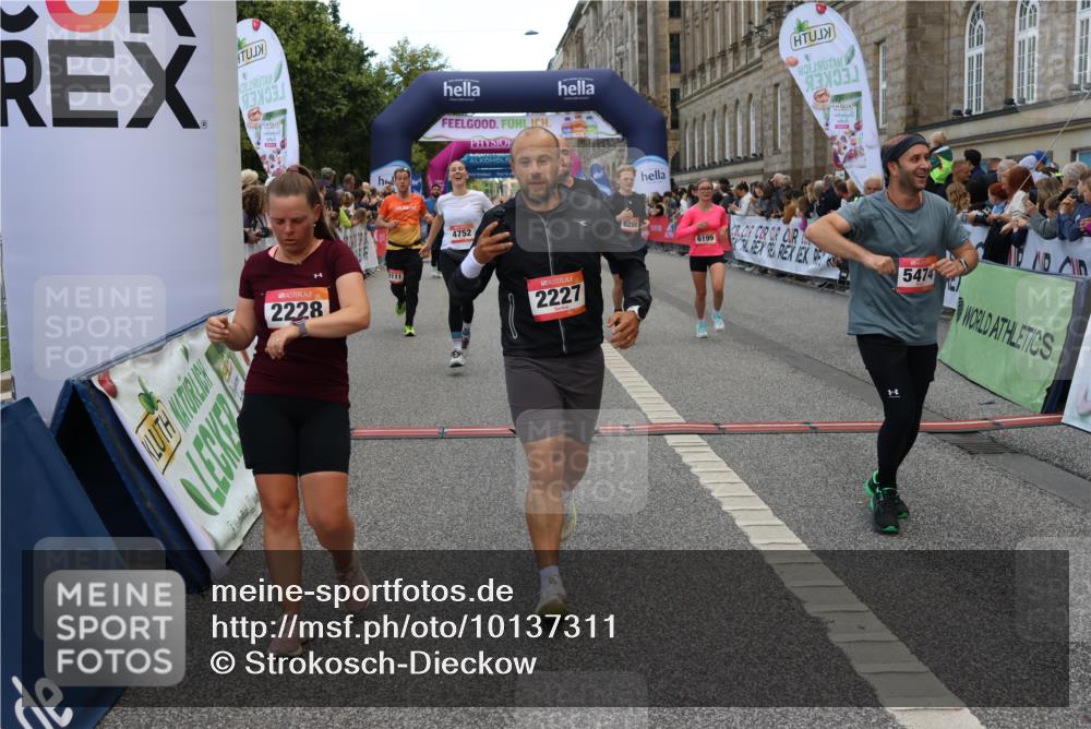 06.09.2026 - CURREX Alsterlauf Strokosch-Dieckow http://msf.ph/oto/10137311 06.09.2026 09:59:36 Ziel 2077, 2227, 2228, 2780, 3129, 3695, 3969, 4291, 4478, 4751, 4752, 5269, 5474, 5636, 5638, 5712, 5948, 6199, 6200, 6213, 8111 meine-sportfotos.de