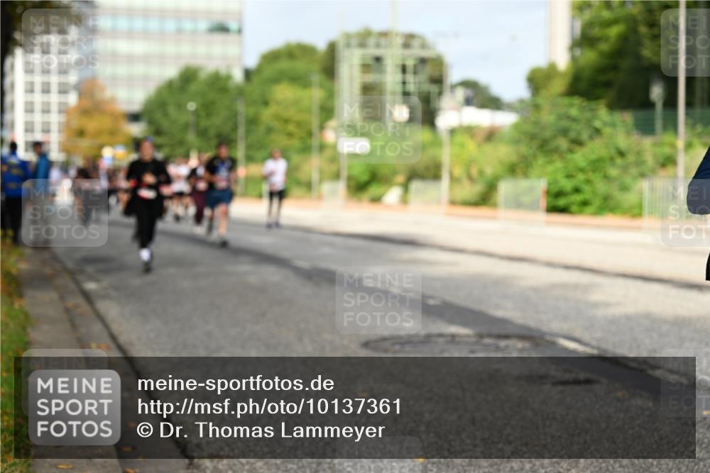06.09.2026 - CURREX Alsterlauf Dr. Thomas Lammeyer http://msf.ph/oto/10137361 06.09.2026 10:02:56 Laufen  meine-sportfotos.de