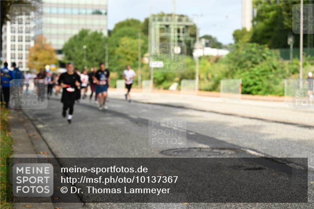 06.09.2026 - CURREX Alsterlauf Dr. Thomas Lammeyer http://msf.ph/oto/10137367 06.09.2026 10:02:56 Laufen  meine-sportfotos.de