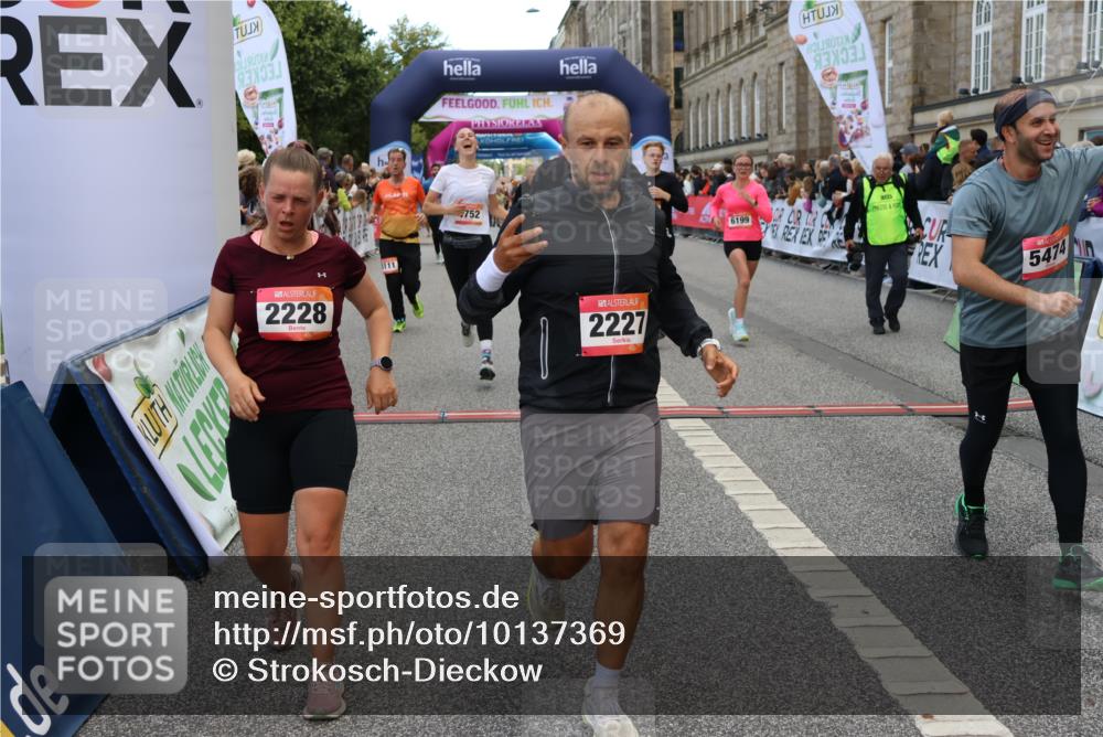 06.09.2026 - CURREX Alsterlauf Strokosch-Dieckow http://msf.ph/oto/10137369 06.09.2026 09:59:37 Ziel 2077, 2227, 2228, 2780, 3129, 3695, 3969, 4291, 4751, 4752, 5269, 5474, 5636, 5638, 5948, 6199, 6200, 6213, 8111 meine-sportfotos.de