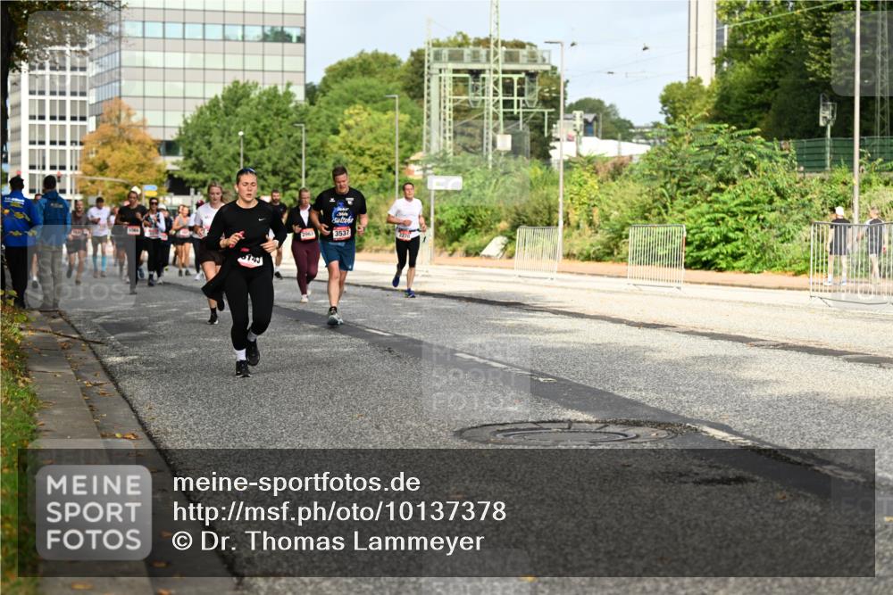 06.09.2026 - CURREX Alsterlauf Dr. Thomas Lammeyer http://msf.ph/oto/10137378 06.09.2026 10:02:57 Laufen 2963, 3537 meine-sportfotos.de
