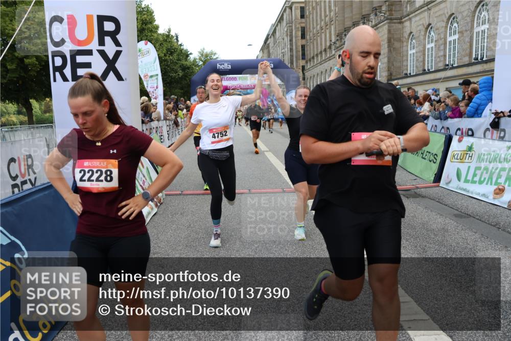 06.09.2026 - CURREX Alsterlauf Strokosch-Dieckow http://msf.ph/oto/10137390 06.09.2026 09:59:38 Ziel 2077, 2227, 2228, 2780, 3129, 3969, 4042, 4291, 4751, 4752, 5154, 5269, 5474, 5638, 6199, 6200, 6213, 8111 meine-sportfotos.de