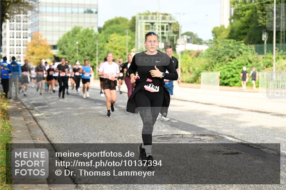 06.09.2026 - CURREX Alsterlauf Dr. Thomas Lammeyer http://msf.ph/oto/10137394 06.09.2026 10:03:00 Laufen 143 meine-sportfotos.de