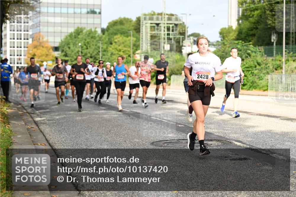 06.09.2026 - CURREX Alsterlauf Dr. Thomas Lammeyer http://msf.ph/oto/10137420 06.09.2026 10:03:03 Laufen 2428 meine-sportfotos.de