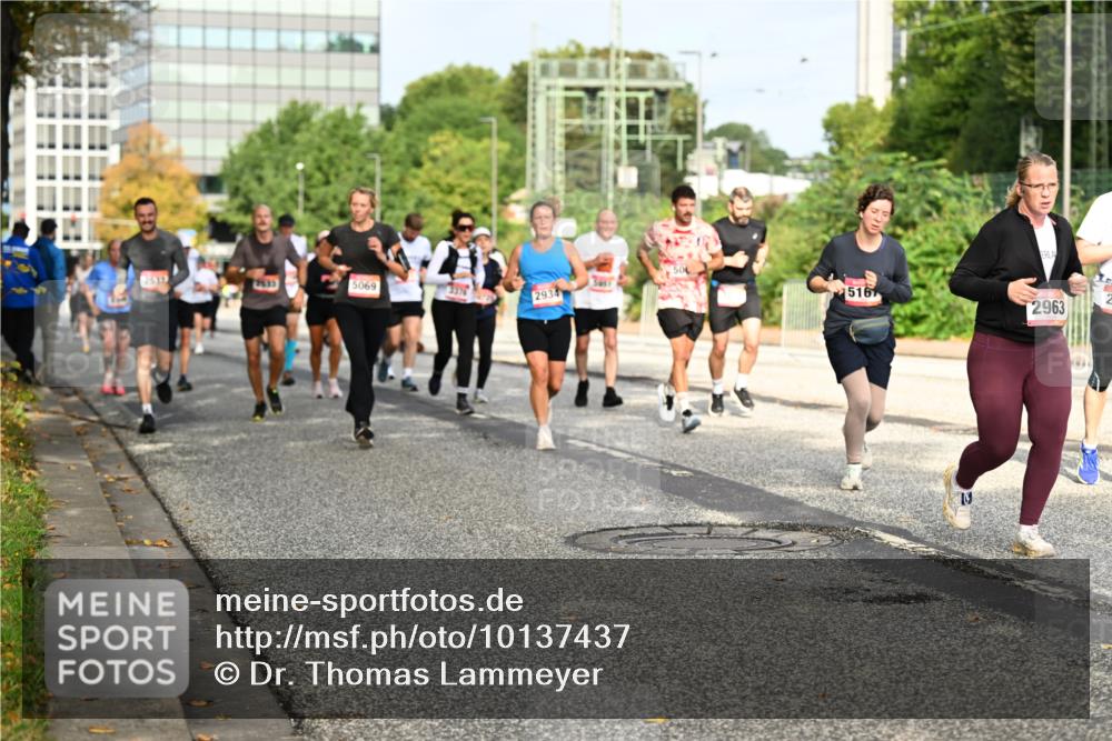 06.09.2026 - CURREX Alsterlauf Dr. Thomas Lammeyer http://msf.ph/oto/10137437 06.09.2026 10:03:04 Laufen 2517, 7533, 5069, 2934, 516, 2963, 103 meine-sportfotos.de