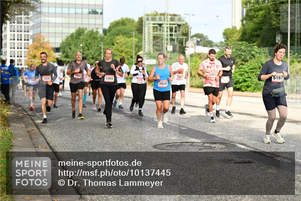 06.09.2026 - CURREX Alsterlauf Dr. Thomas Lammeyer http://msf.ph/oto/10137445 06.09.2026 10:03:05 Laufen 5001, 2533, 5951, 5167, 2532, 5069, 3376, 2934 meine-sportfotos.de