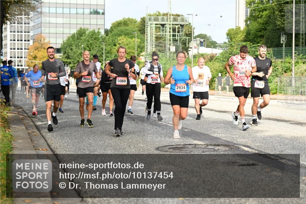06.09.2026 - CURREX Alsterlauf Dr. Thomas Lammeyer http://msf.ph/oto/10137454 06.09.2026 10:03:06 Laufen 500, 10, 3376, 2533, 5069, 5951, 3772, 8306, 2934 meine-sportfotos.de