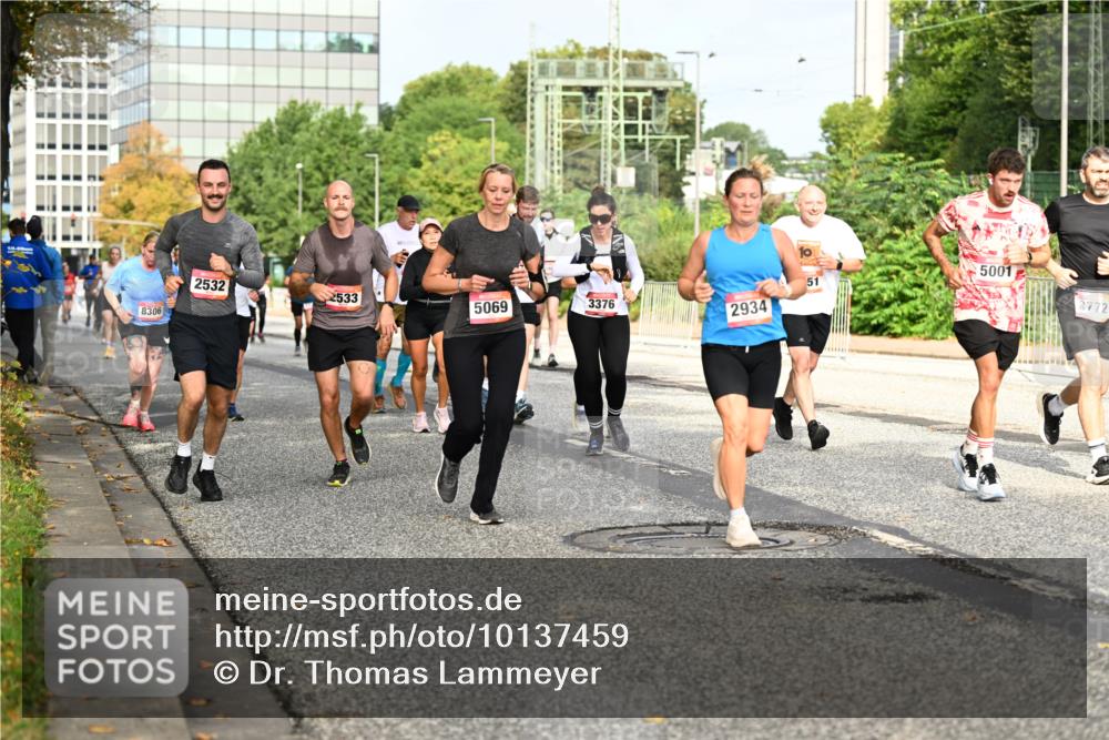 06.09.2026 - CURREX Alsterlauf Dr. Thomas Lammeyer http://msf.ph/oto/10137459 06.09.2026 10:03:06 Laufen 2532, 2533, 5069, 3376, 8306, 2934, 51, 5001, 3772 meine-sportfotos.de