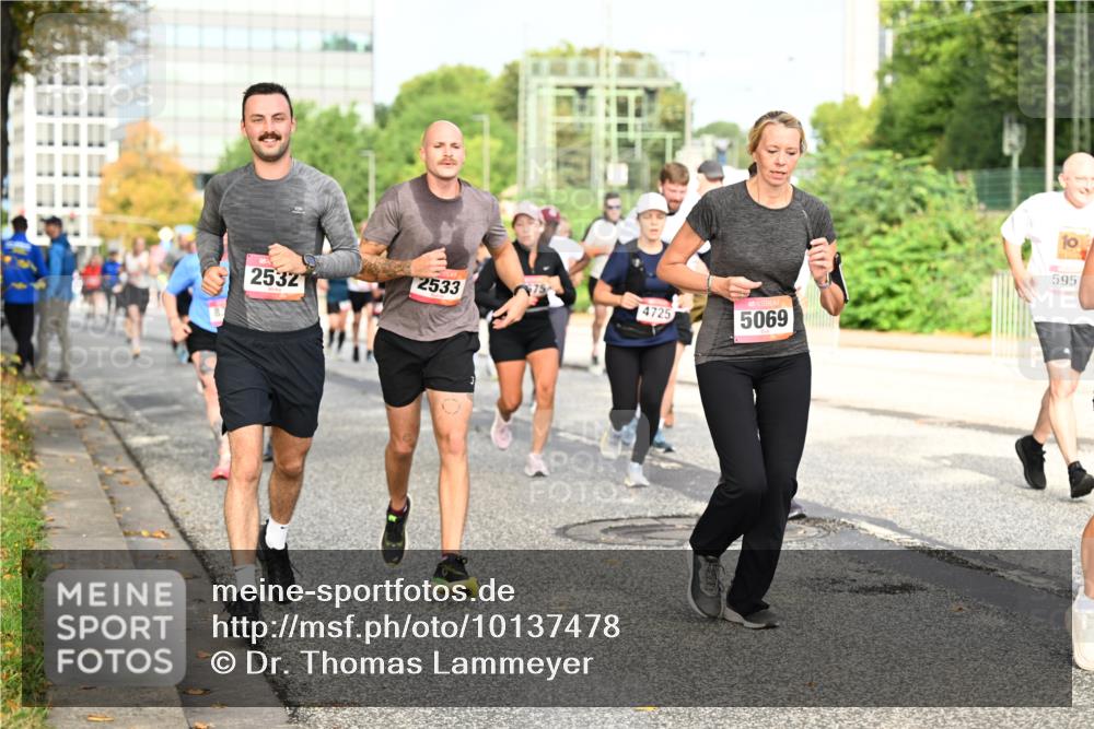 06.09.2026 - CURREX Alsterlauf Dr. Thomas Lammeyer http://msf.ph/oto/10137478 06.09.2026 10:03:08 Laufen 2532, 2533, 4725, 5069, 595 meine-sportfotos.de