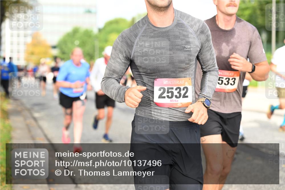 06.09.2026 - CURREX Alsterlauf Dr. Thomas Lammeyer http://msf.ph/oto/10137496 06.09.2026 10:03:10 Laufen 2532, 533 meine-sportfotos.de
