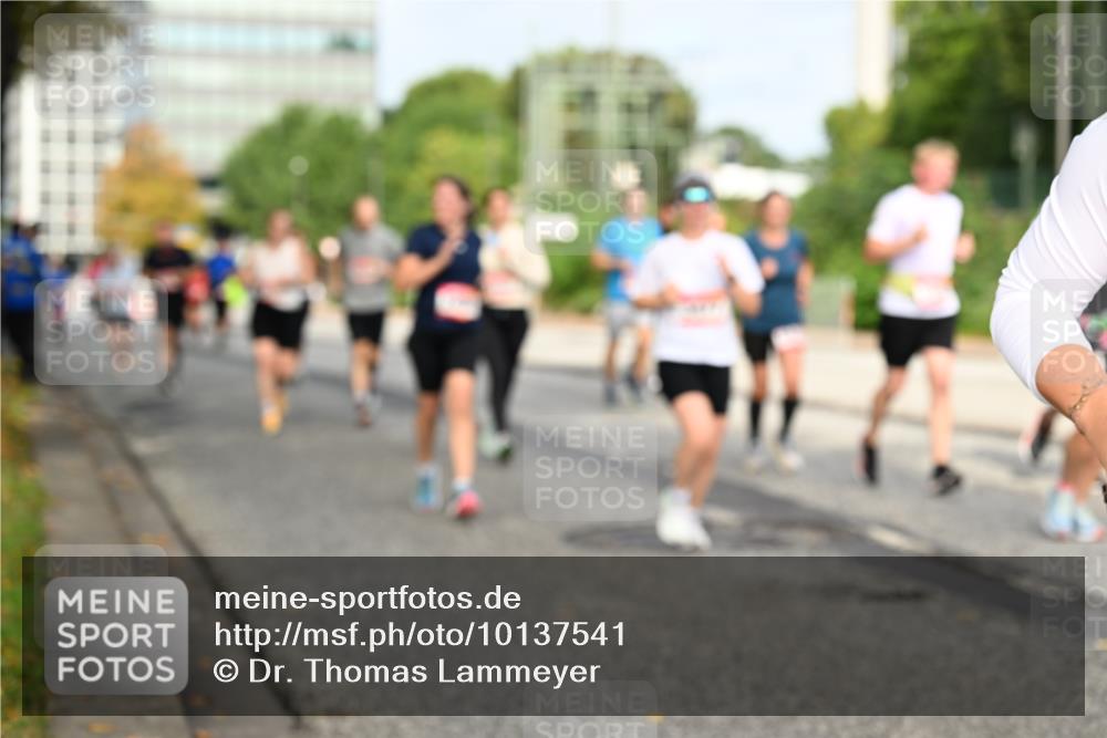 06.09.2026 - CURREX Alsterlauf Dr. Thomas Lammeyer http://msf.ph/oto/10137541 06.09.2026 10:03:15 Laufen 2 meine-sportfotos.de