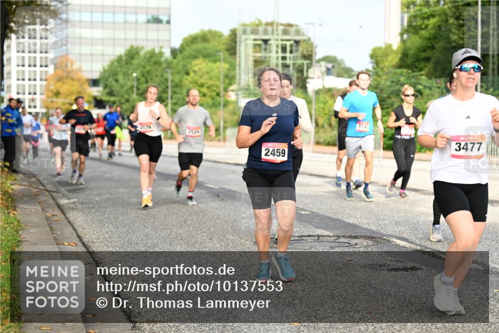 06.09.2026 - CURREX Alsterlauf Dr. Thomas Lammeyer http://msf.ph/oto/10137553 06.09.2026 10:03:16 Laufen 2176, 2524, 2459, 3142, 11, 3477 meine-sportfotos.de