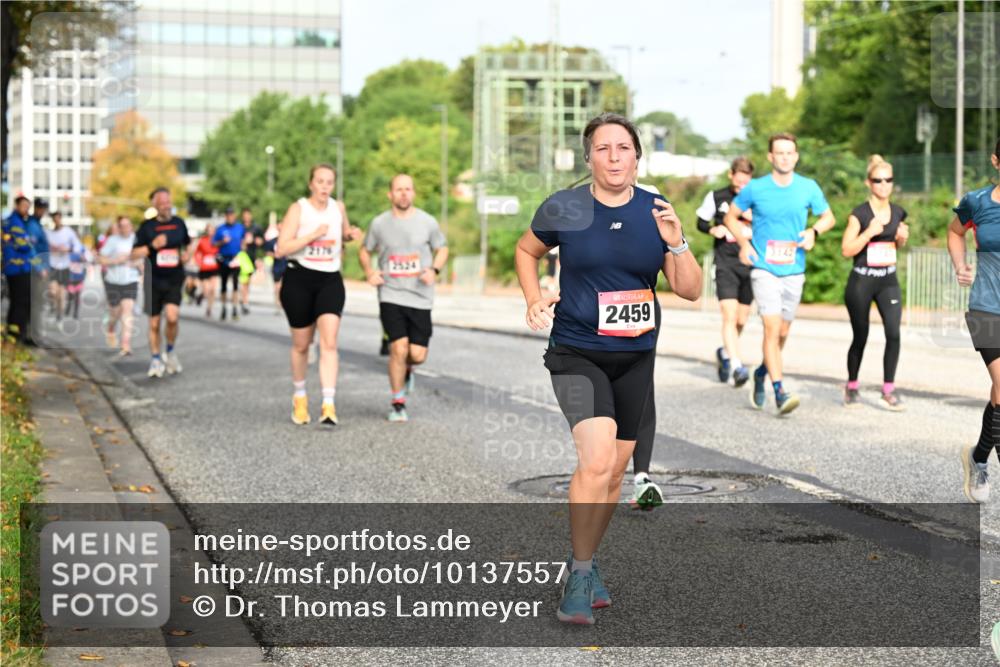 06.09.2026 - CURREX Alsterlauf Dr. Thomas Lammeyer http://msf.ph/oto/10137557 06.09.2026 10:03:17 Laufen 2176, 2459 meine-sportfotos.de