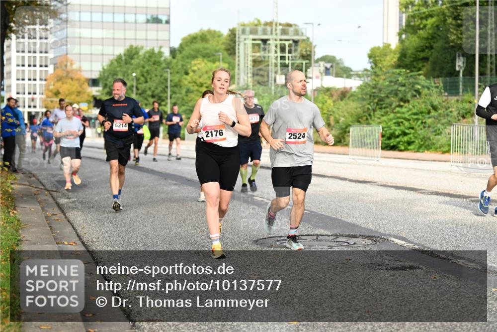 06.09.2026 - CURREX Alsterlauf Dr. Thomas Lammeyer http://msf.ph/oto/10137577 06.09.2026 10:03:19 Laufen 6214, 2176, 813, 2524 meine-sportfotos.de