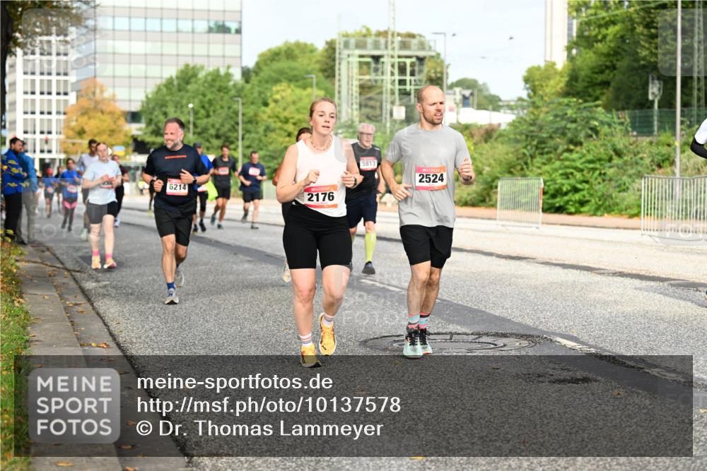 06.09.2026 - CURREX Alsterlauf Dr. Thomas Lammeyer http://msf.ph/oto/10137578 06.09.2026 10:03:19 Laufen 6214, 2176, 5813, 2524 meine-sportfotos.de