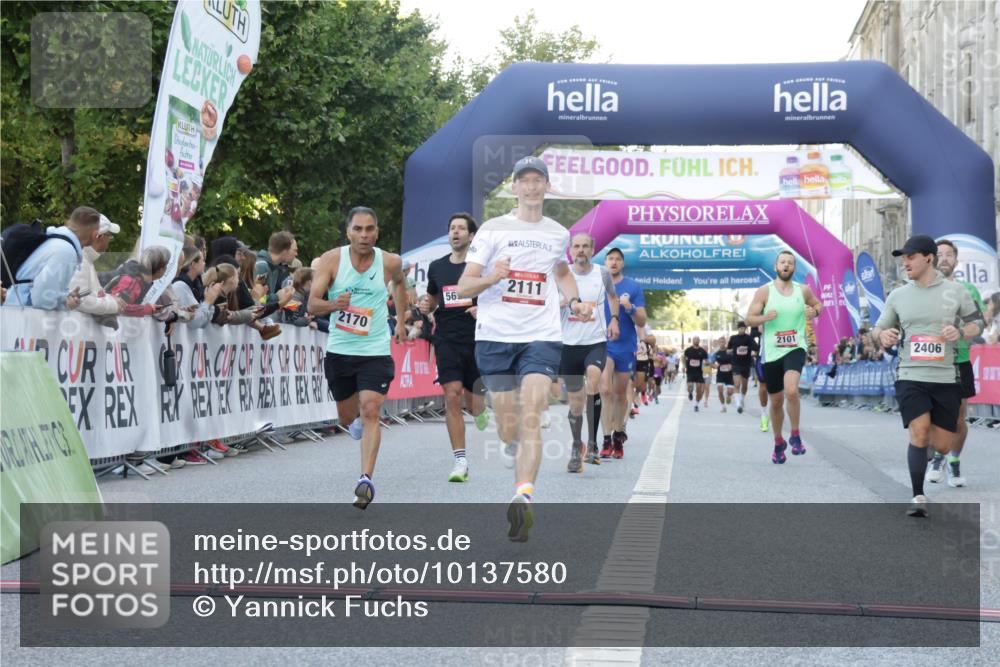 06.09.2026 - CURREX Alsterlauf Yannick Fuchs http://msf.ph/oto/10137580 06.09.2026 09:45:25 Ziel 2101, 2111, 2170, 2406, 2498, 3146, 3211, 3593, 4586, 4891, 5216, 5254, 5699, 5805, 5887, 5926, 5988, 6476, 8341 meine-sportfotos.de
