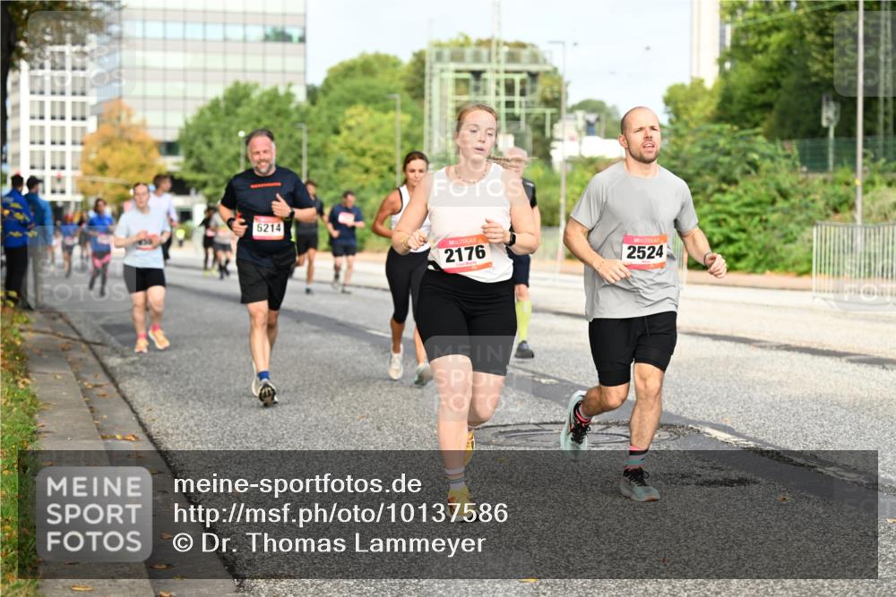 06.09.2026 - CURREX Alsterlauf Dr. Thomas Lammeyer http://msf.ph/oto/10137586 06.09.2026 10:03:20 Laufen 6214, 2176, 2524 meine-sportfotos.de