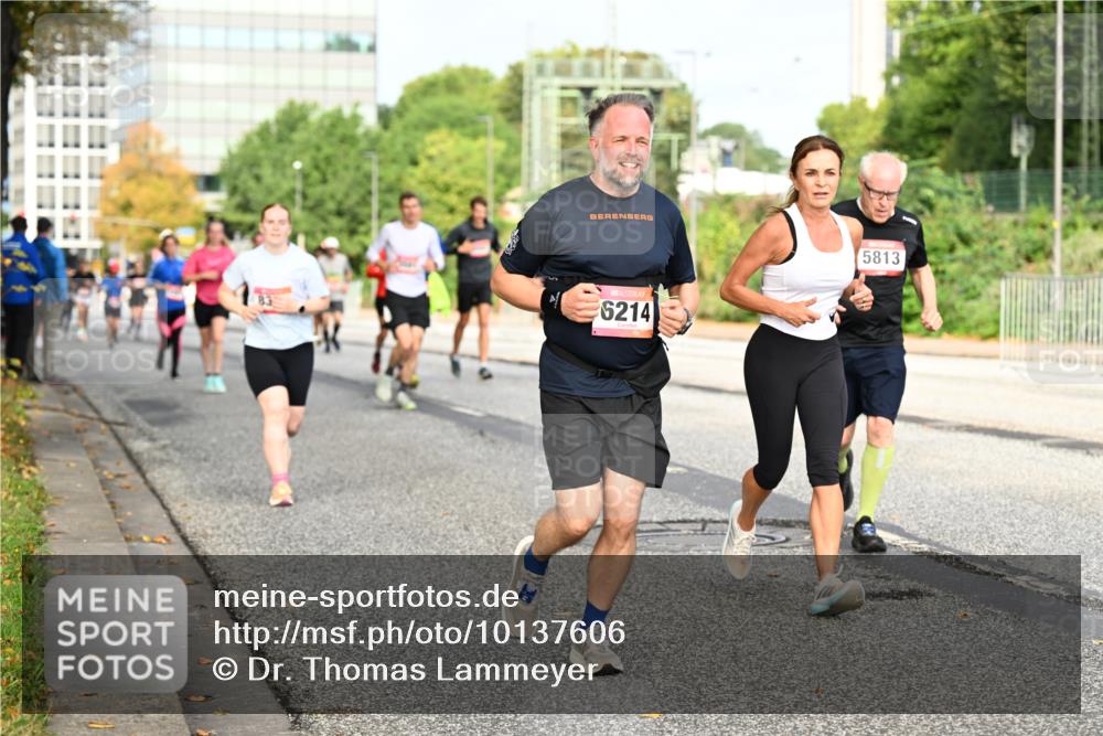 06.09.2026 - CURREX Alsterlauf Dr. Thomas Lammeyer http://msf.ph/oto/10137606 06.09.2026 10:03:22 Laufen 6214, 5813 meine-sportfotos.de