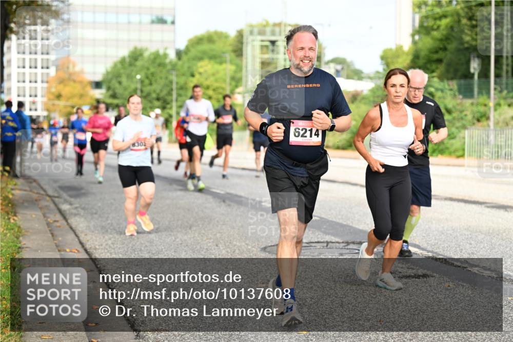 06.09.2026 - CURREX Alsterlauf Dr. Thomas Lammeyer http://msf.ph/oto/10137608 06.09.2026 10:03:22 Laufen 6214 meine-sportfotos.de