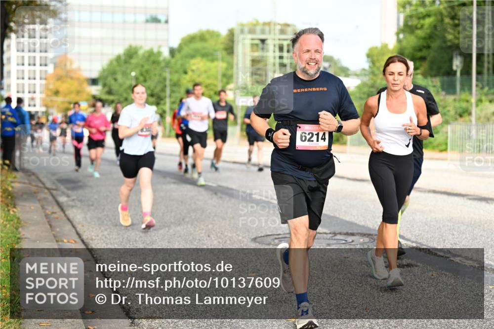 06.09.2026 - CURREX Alsterlauf Dr. Thomas Lammeyer http://msf.ph/oto/10137609 06.09.2026 10:03:22 Laufen 6214 meine-sportfotos.de