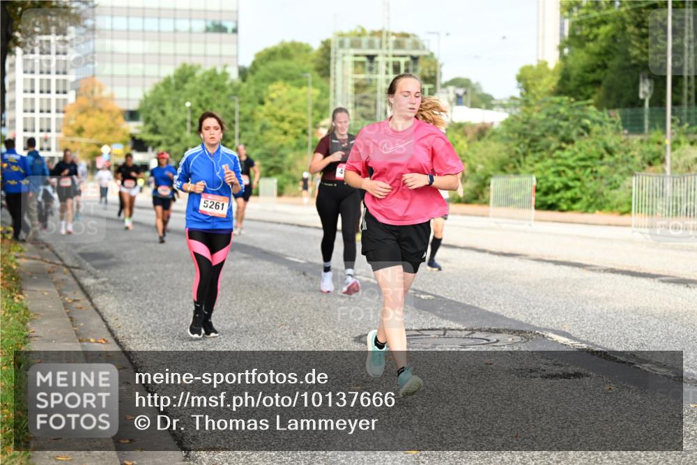 06.09.2026 - CURREX Alsterlauf Dr. Thomas Lammeyer http://msf.ph/oto/10137666 06.09.2026 10:03:28 Laufen 5261 meine-sportfotos.de