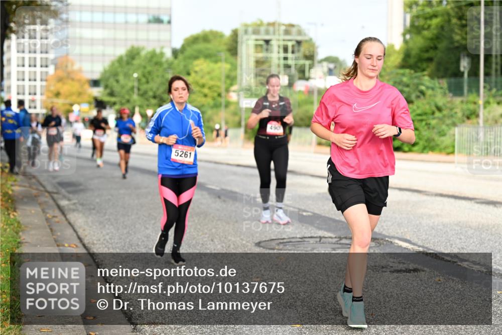 06.09.2026 - CURREX Alsterlauf Dr. Thomas Lammeyer http://msf.ph/oto/10137675 06.09.2026 10:03:29 Laufen 5261 meine-sportfotos.de