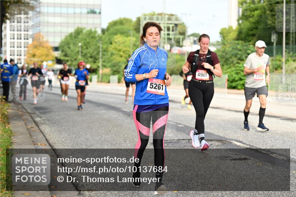 06.09.2026 - CURREX Alsterlauf Dr. Thomas Lammeyer http://msf.ph/oto/10137684 06.09.2026 10:03:30 Laufen 5261, 4901, 2355 meine-sportfotos.de