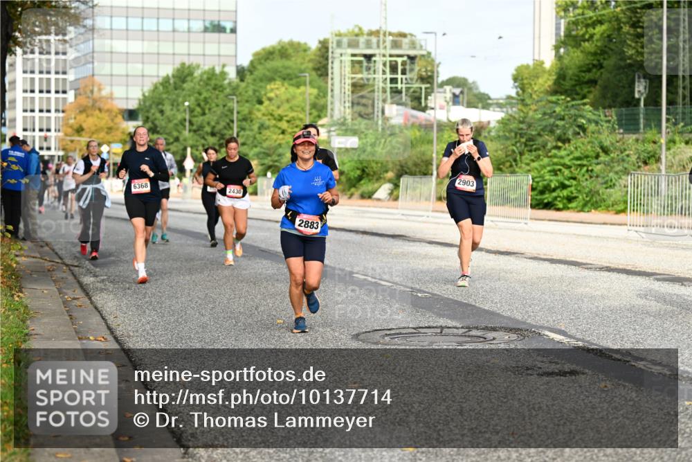 06.09.2026 - CURREX Alsterlauf Dr. Thomas Lammeyer http://msf.ph/oto/10137714 06.09.2026 10:03:34 Laufen 6368, 2430, 55, 4, 2903, 2883 meine-sportfotos.de