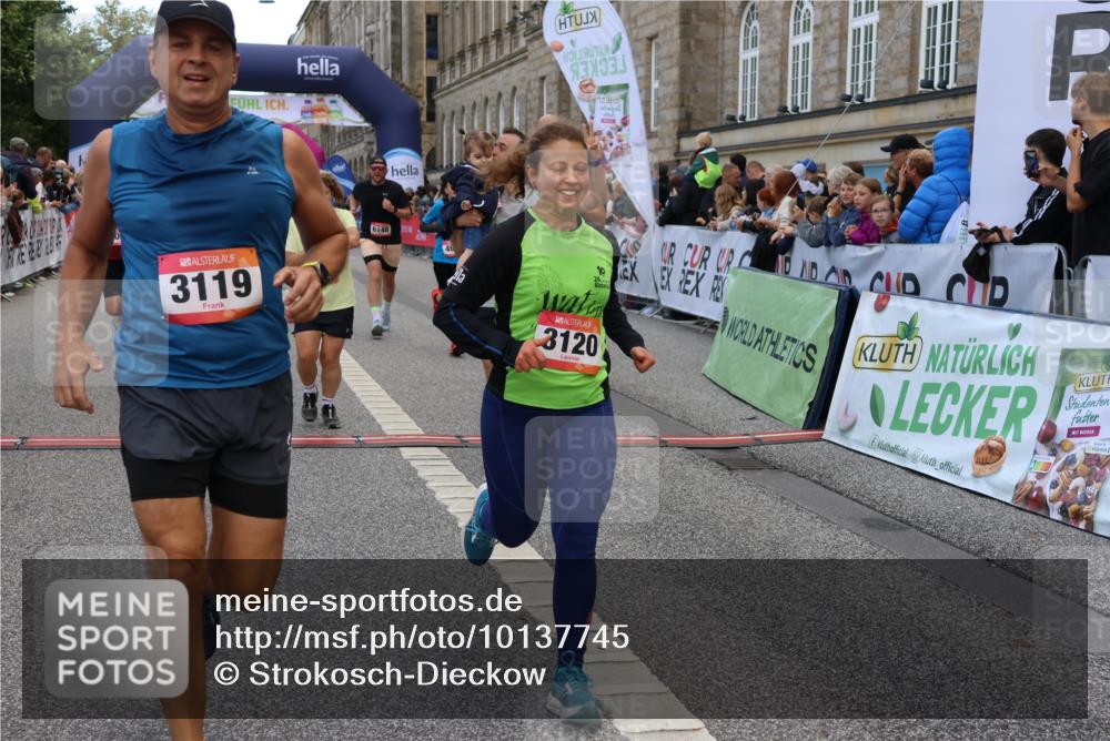 06.09.2026 - CURREX Alsterlauf Strokosch-Dieckow http://msf.ph/oto/10137745 06.09.2026 09:59:47 Ziel 2269, 2660, 2676, 2780, 3119, 3120, 3414, 4042, 4209, 4323, 4324, 4498, 4889, 4916, 5055, 5056, 5154, 5229, 5269, 5497, 5800, 6017, 6148, 6244, 6268 meine-sportfotos.de