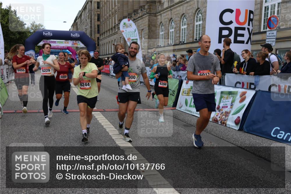06.09.2026 - CURREX Alsterlauf Strokosch-Dieckow http://msf.ph/oto/10137766 06.09.2026 09:59:49 Ziel 2269, 2660, 2676, 3119, 3120, 3414, 4042, 4209, 4323, 4324, 4498, 4889, 4916, 5055, 5056, 5154, 5229, 5497, 5800, 6017, 6148, 6244, 6268, 8082 meine-sportfotos.de
