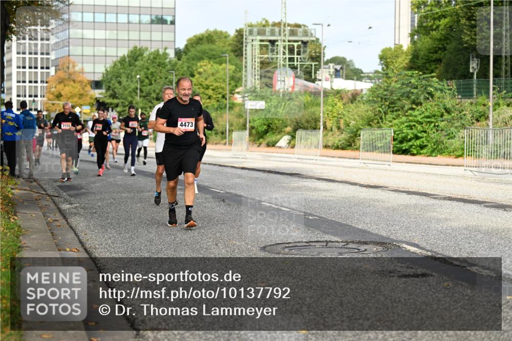 06.09.2026 - CURREX Alsterlauf Dr. Thomas Lammeyer http://msf.ph/oto/10137792 06.09.2026 10:03:44 Laufen 3915, 2155, 4473 meine-sportfotos.de