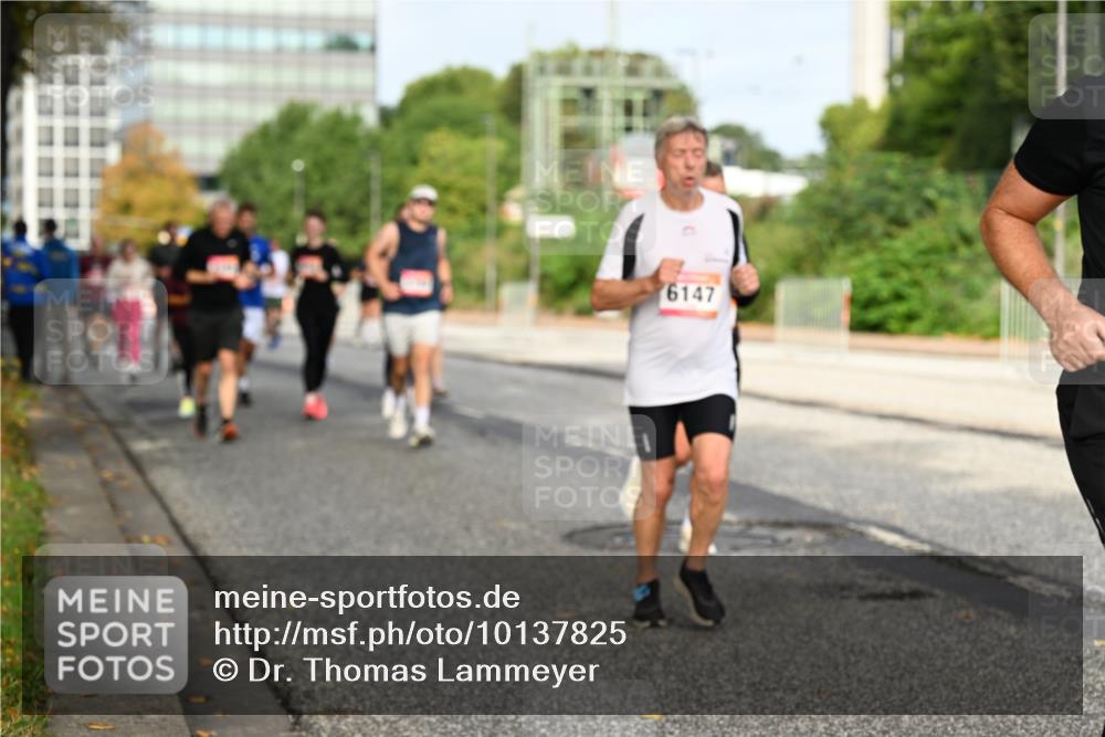 06.09.2026 - CURREX Alsterlauf Dr. Thomas Lammeyer http://msf.ph/oto/10137825 06.09.2026 10:03:47 Laufen 6147 meine-sportfotos.de