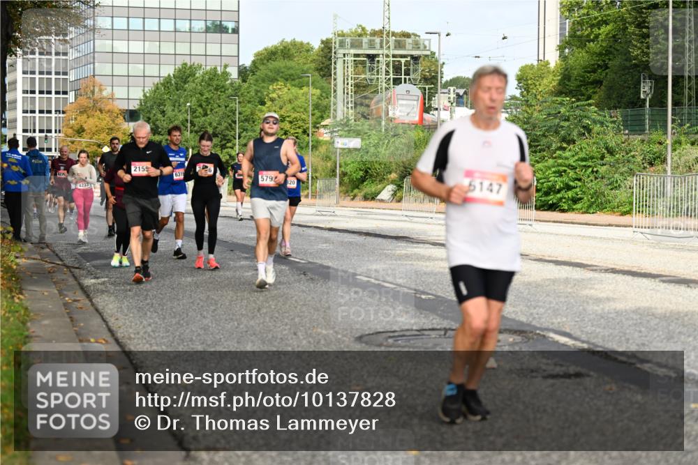 06.09.2026 - CURREX Alsterlauf Dr. Thomas Lammeyer http://msf.ph/oto/10137828 06.09.2026 10:03:47 Laufen 2155, 622, 6319, 5792, 4233, 820, 6147 meine-sportfotos.de