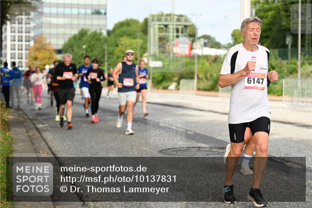 06.09.2026 - CURREX Alsterlauf Dr. Thomas Lammeyer http://msf.ph/oto/10137831 06.09.2026 10:03:48 Laufen 6147 meine-sportfotos.de