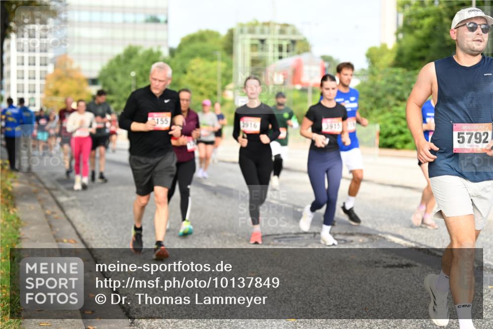 06.09.2026 - CURREX Alsterlauf Dr. Thomas Lammeyer http://msf.ph/oto/10137849 06.09.2026 10:03:51 Laufen 155, 1916, 3915, 5792 meine-sportfotos.de