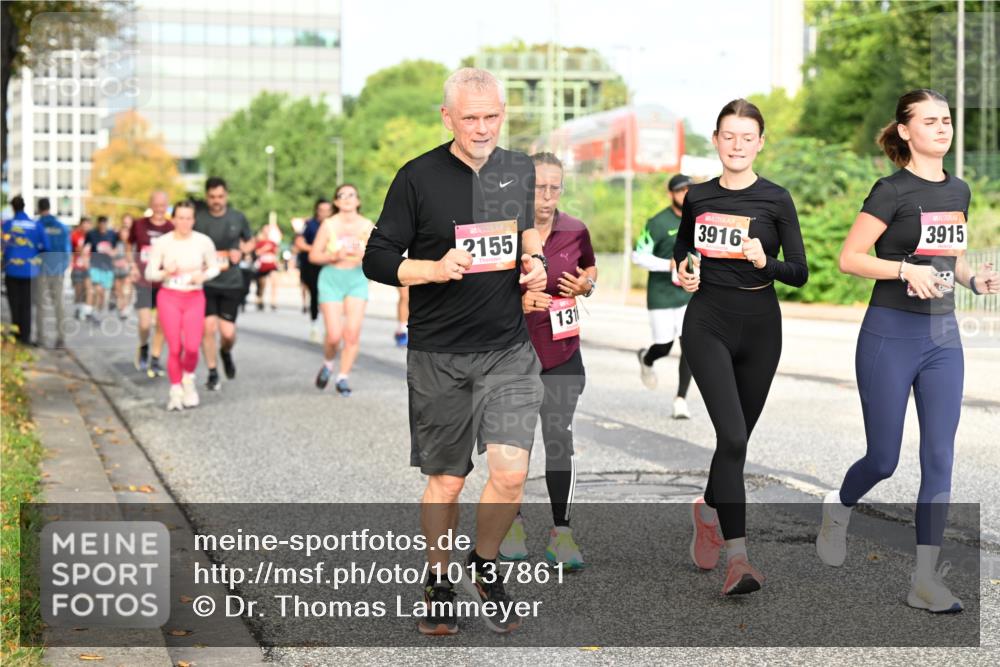 06.09.2026 - CURREX Alsterlauf Dr. Thomas Lammeyer http://msf.ph/oto/10137861 06.09.2026 10:03:52 Laufen 2155, 131, 3916, 3915 meine-sportfotos.de