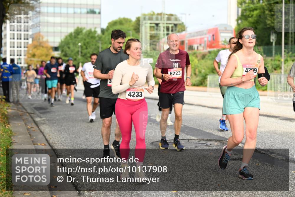 06.09.2026 - CURREX Alsterlauf Dr. Thomas Lammeyer http://msf.ph/oto/10137908 06.09.2026 10:03:57 Laufen 4233, 6223, 4299 meine-sportfotos.de