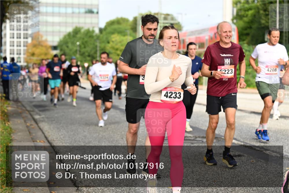 06.09.2026 - CURREX Alsterlauf Dr. Thomas Lammeyer http://msf.ph/oto/10137916 06.09.2026 10:03:57 Laufen 4233, 6223, 4208 meine-sportfotos.de