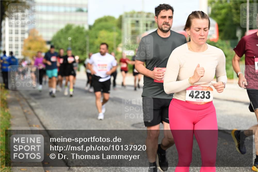 06.09.2026 - CURREX Alsterlauf Dr. Thomas Lammeyer http://msf.ph/oto/10137920 06.09.2026 10:03:58 Laufen 4233 meine-sportfotos.de