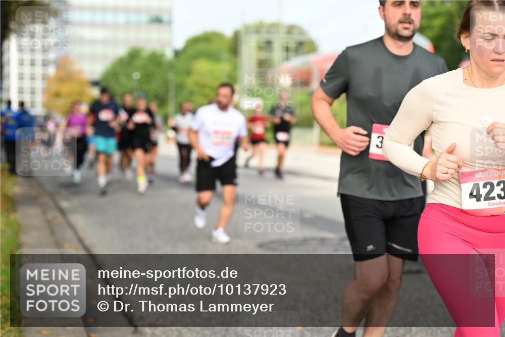 06.09.2026 - CURREX Alsterlauf Dr. Thomas Lammeyer http://msf.ph/oto/10137923 06.09.2026 10:03:58 Laufen 3, 423 meine-sportfotos.de