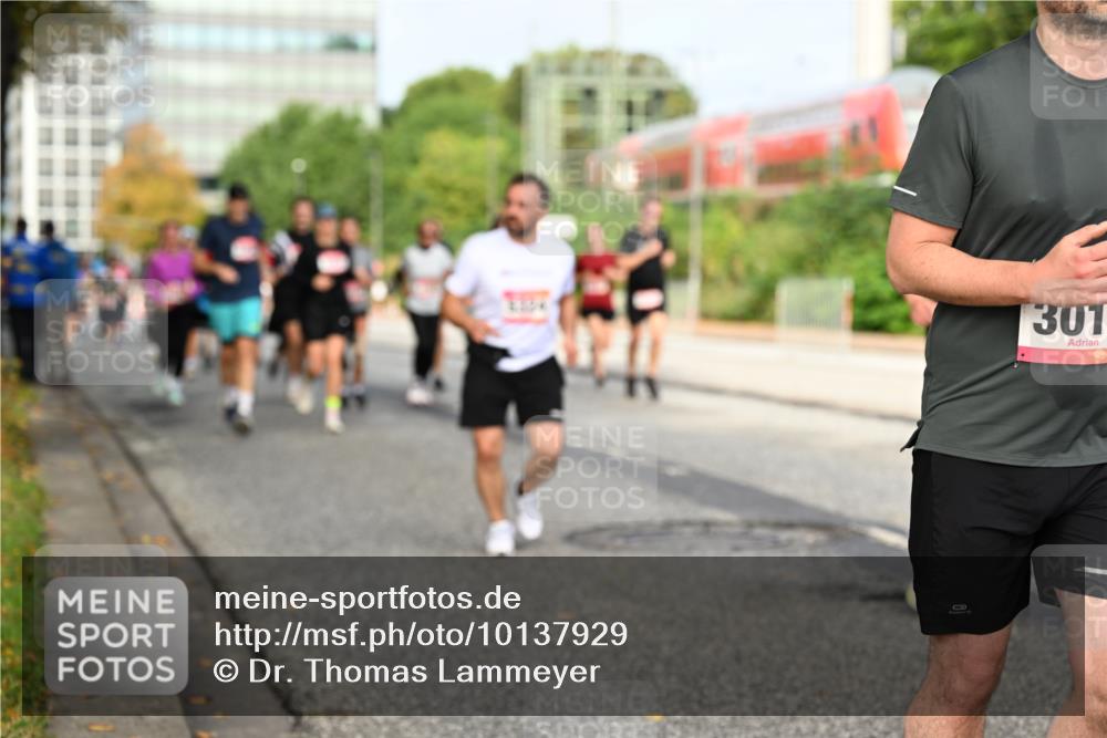 06.09.2026 - CURREX Alsterlauf Dr. Thomas Lammeyer http://msf.ph/oto/10137929 06.09.2026 10:03:59 Laufen 137, 301 meine-sportfotos.de