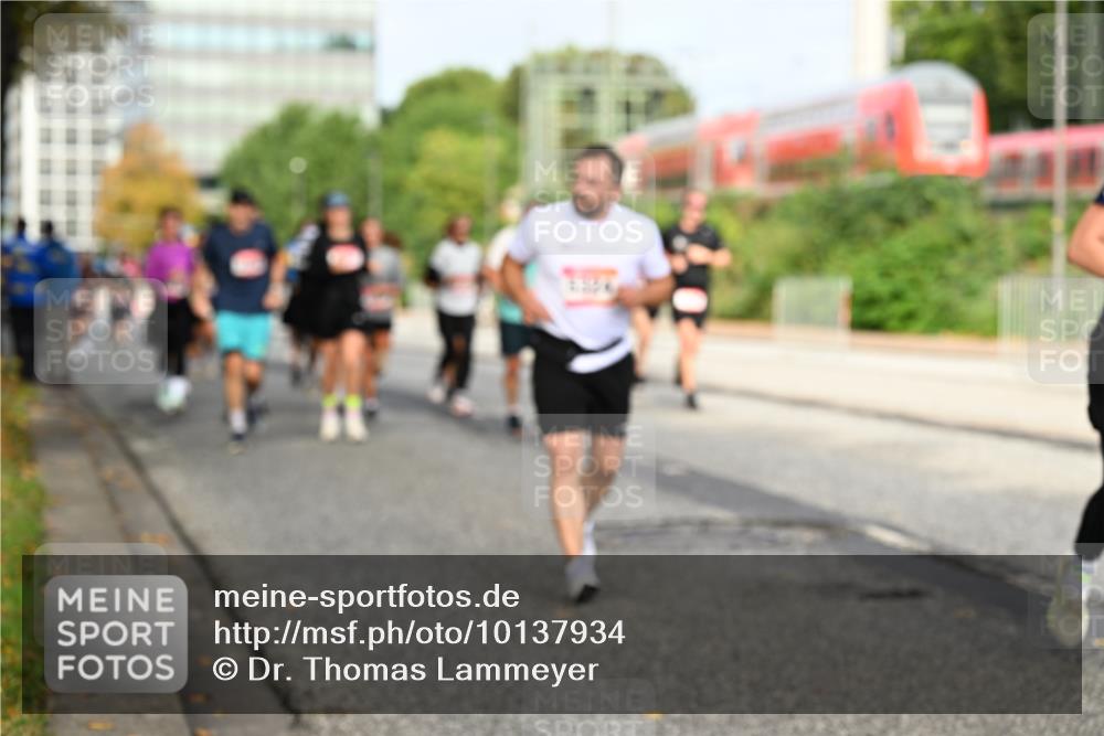 06.09.2026 - CURREX Alsterlauf Dr. Thomas Lammeyer http://msf.ph/oto/10137934 06.09.2026 10:03:59 Laufen 112, 201 meine-sportfotos.de