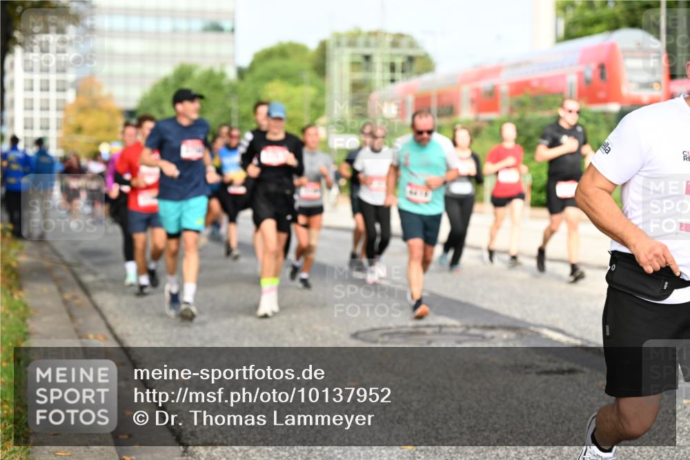 06.09.2026 - CURREX Alsterlauf Dr. Thomas Lammeyer http://msf.ph/oto/10137952 06.09.2026 10:04:01 Laufen  meine-sportfotos.de