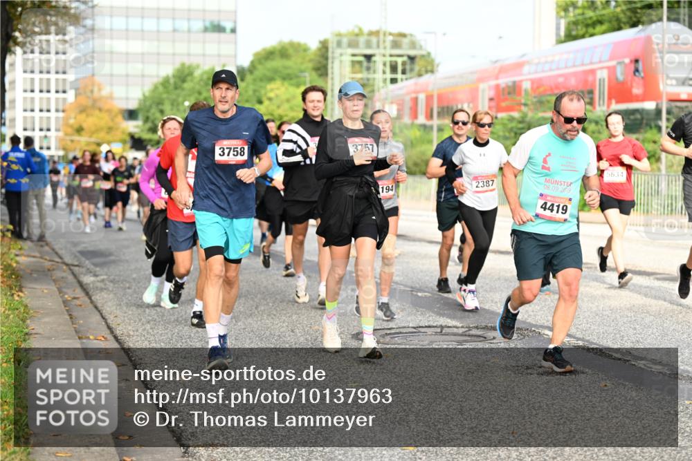 06.09.2026 - CURREX Alsterlauf Dr. Thomas Lammeyer http://msf.ph/oto/10137963 06.09.2026 10:04:02 Laufen 3758, 3757, 194, 2387, 8, 2019, 4419, 5634 meine-sportfotos.de