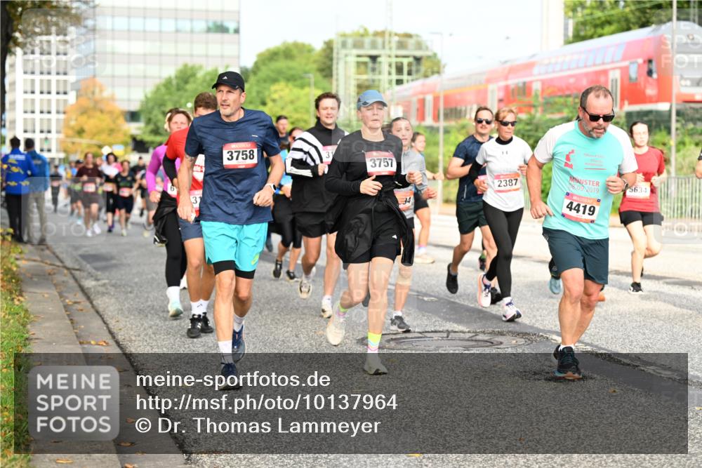 06.09.2026 - CURREX Alsterlauf Dr. Thomas Lammeyer http://msf.ph/oto/10137964 06.09.2026 10:04:02 Laufen 6, 31, 3758, 3757, 34, 2387, 8, 2019, 4419, 5634 meine-sportfotos.de