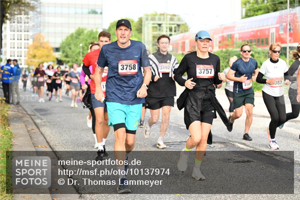 06.09.2026 - CURREX Alsterlauf Dr. Thomas Lammeyer http://msf.ph/oto/10137974 06.09.2026 10:04:03 Laufen 19, 3758, 3192, 3757, 4561, 387 meine-sportfotos.de
